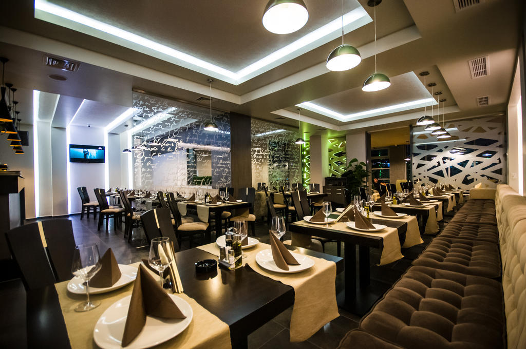 Hotel Aqua Тыргу-Жиу Экстерьер фото